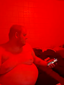Sexydaddyredandgirls webcam