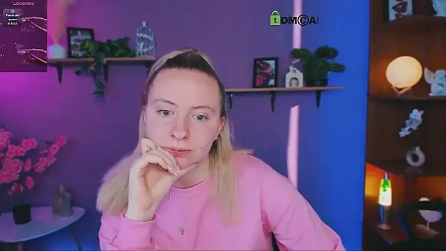 mila_glow1 webcam