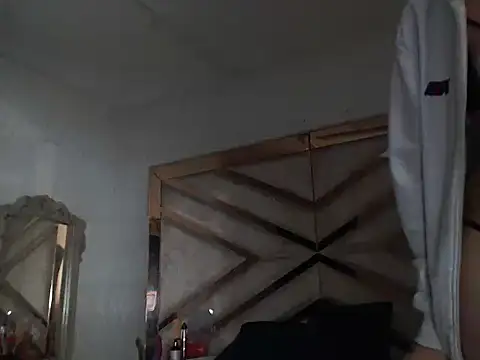 Luna_and_Rose webcam