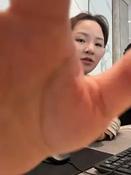 美女Mia-77在线直播