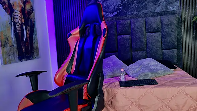 Miia_Deluxe webcam