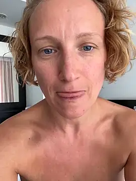 UmaTruewoman webcam