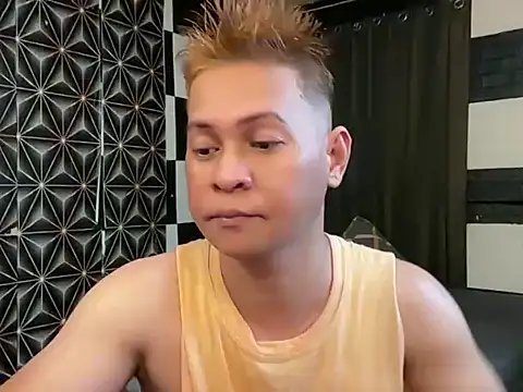 AsianHotBODYY webcam