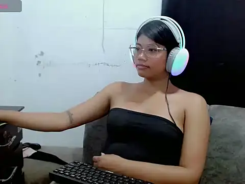 Dulce2415 webcam