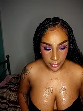 Queen_Amara webcam
