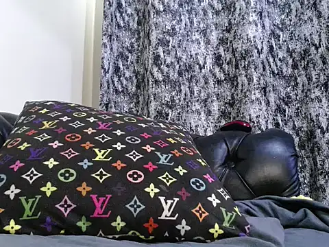 santa_queenn webcam
