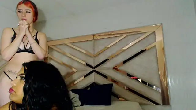 Luna_and_Rose webcam