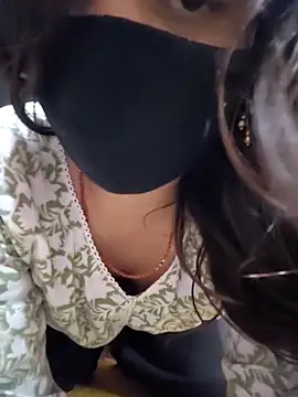 HotyNishakaur webcam