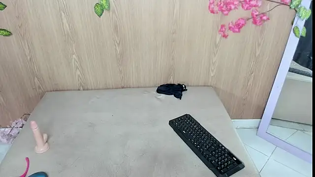 jenelotizz06 webcam