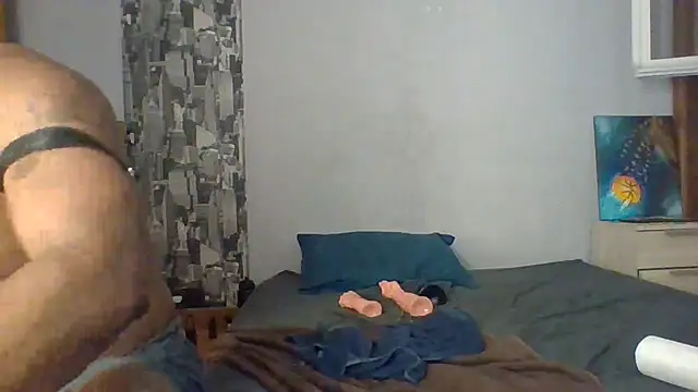 DildoPlayer33 webcam
