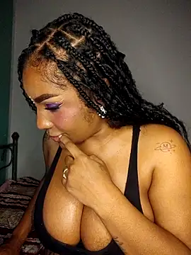 Queen_Amara webcam