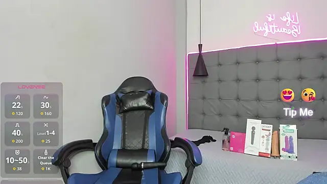 scarletcherry18 webcam