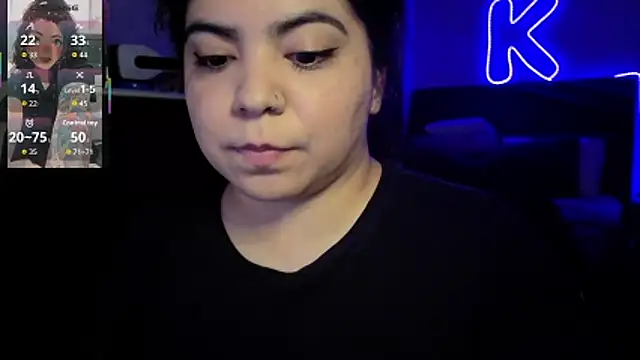 kimmiakiss22 webcam