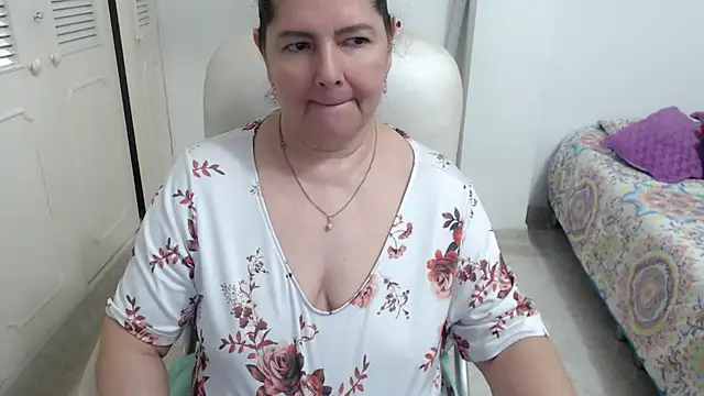 leonela_69 webcam
