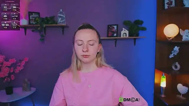 mila_glow1 webcam