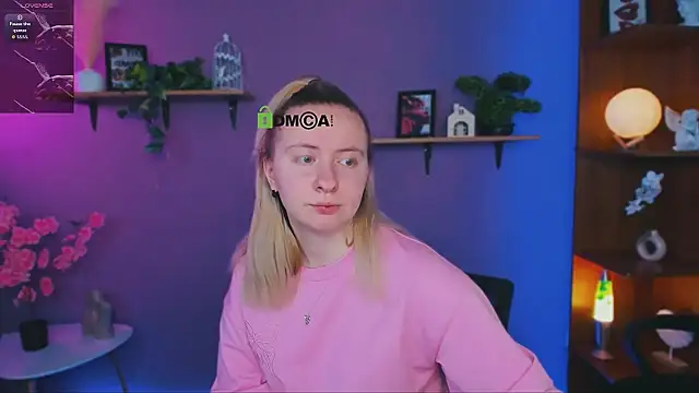 mila_glow1 webcam