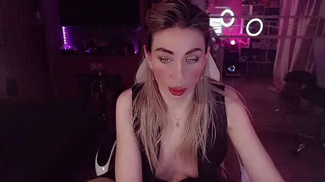 AnnieGOld_ webcam