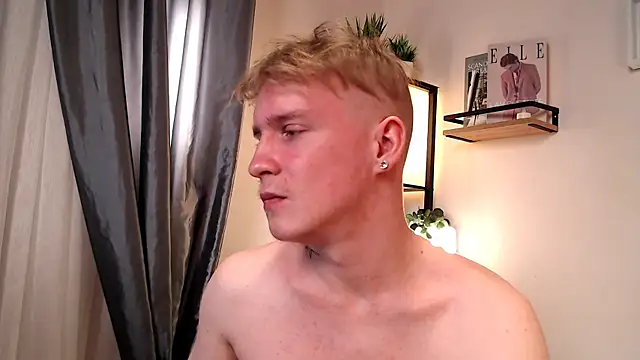 AlexxSweet webcam