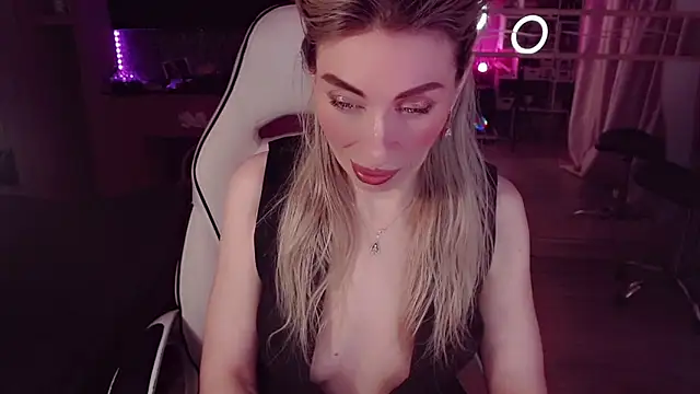 AnnieGOld_ webcam