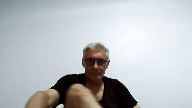 BIGUNCUTHARDCOCK webcam