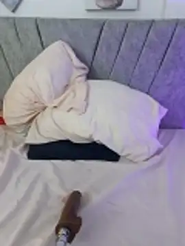 Wild_lilhyy webcam