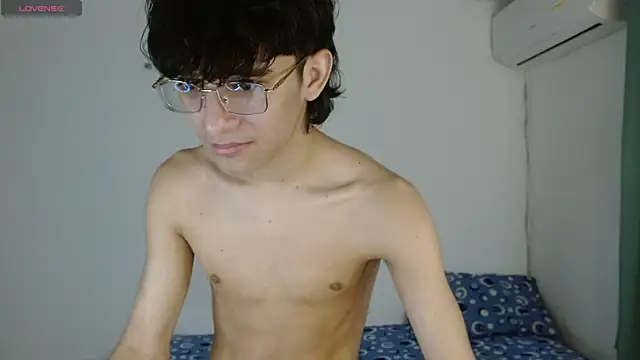 noah_millerx webcam