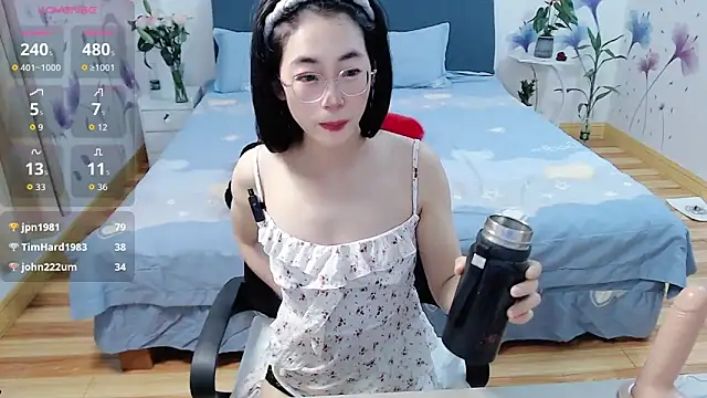 mila-baby-99 webcam