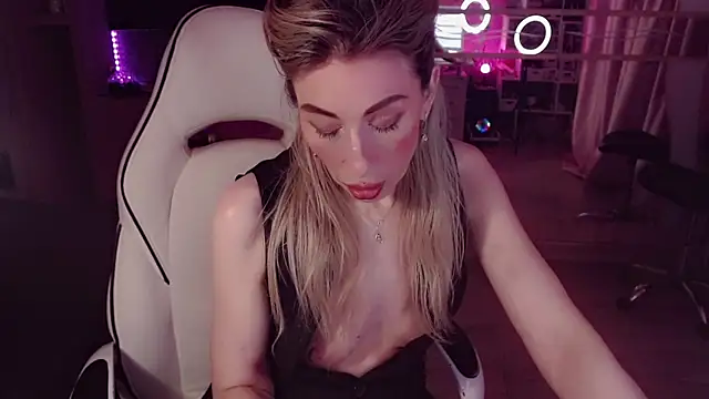 AnnieGOld_ webcam