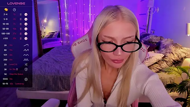 AnyaTaylor_ webcam