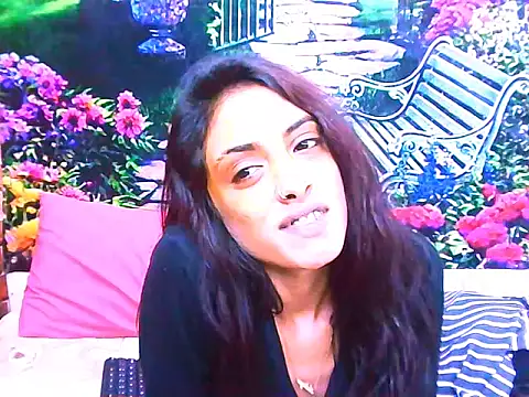 IndianPretty14u2Luv webcam