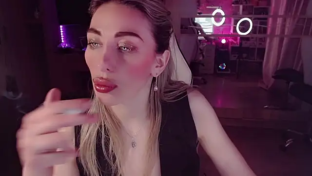 AnnieGOld_ webcam