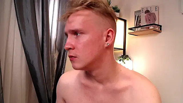 AlexxSweet webcam