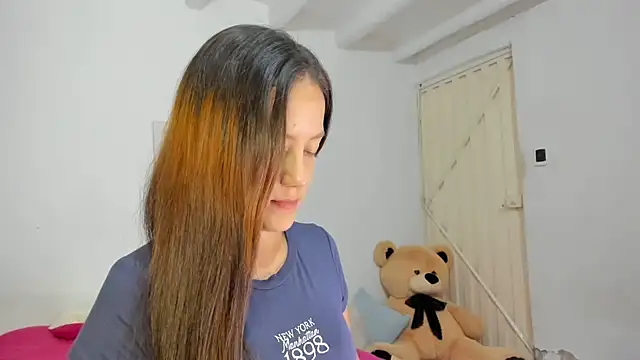 caro_gemm - Caro_gemm's free webcam - UK Sex Cams
