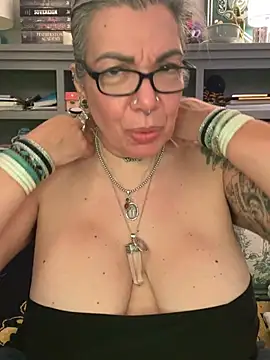 dieseldame1313 webcam