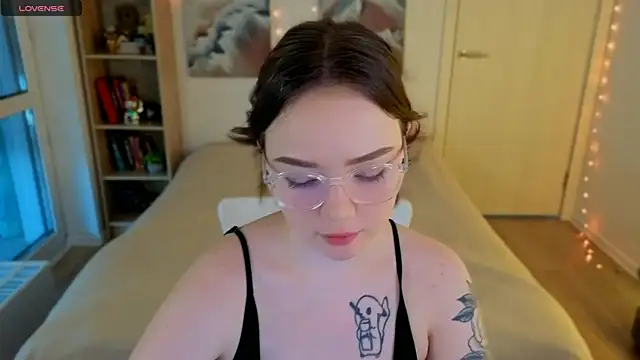 MilenaSaint webcam