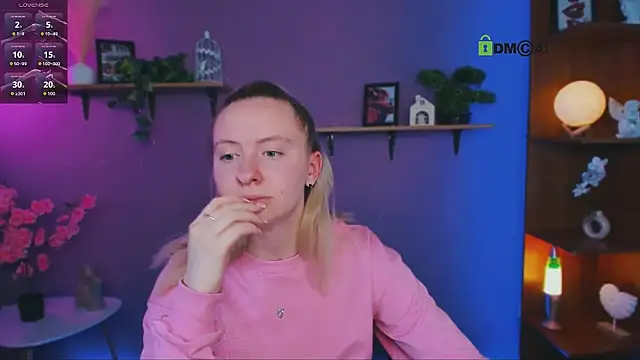 mila_glow1 webcam
