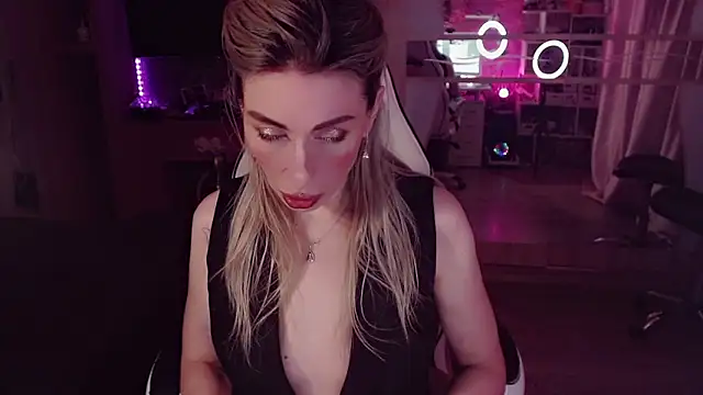 AnnieGOld_ webcam