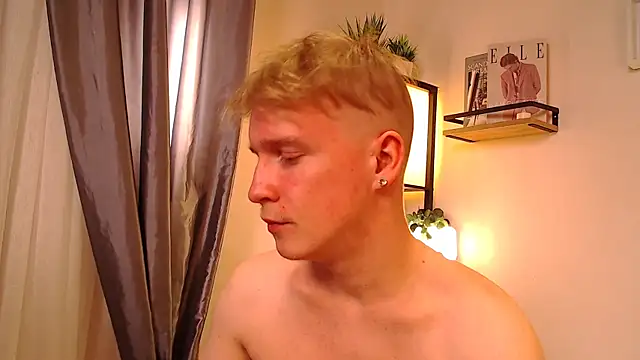 AlexxSweet webcam