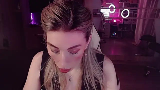 AnnieGOld_ webcam