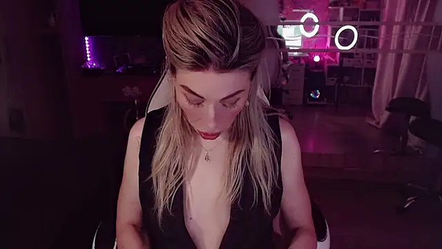 AnnieGOld_ webcam