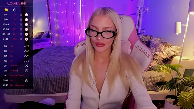 AnyaTaylor_ webcam