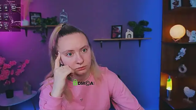 mila_glow1 webcam