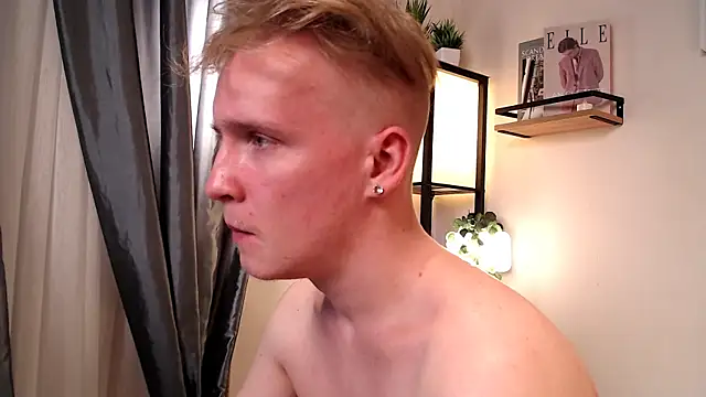 AlexxSweet webcam