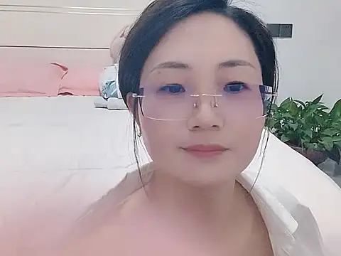 美女CY-111在线直播