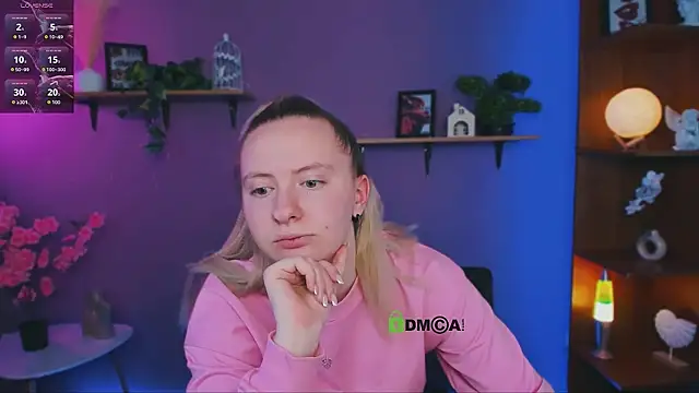 mila_glow1 webcam