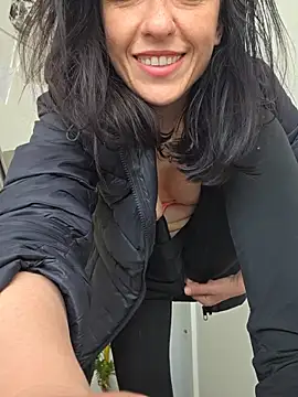 Risky_woman
