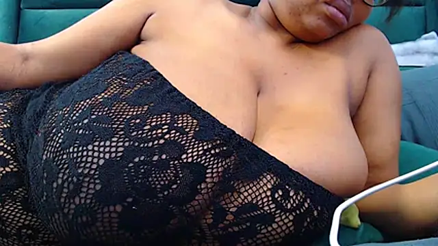 GoddessTitts webcam