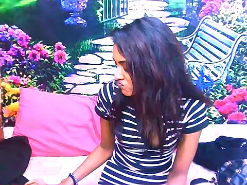 IndianPretty14u2Luv webcam