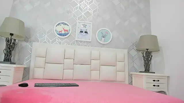 naia_cox webcam