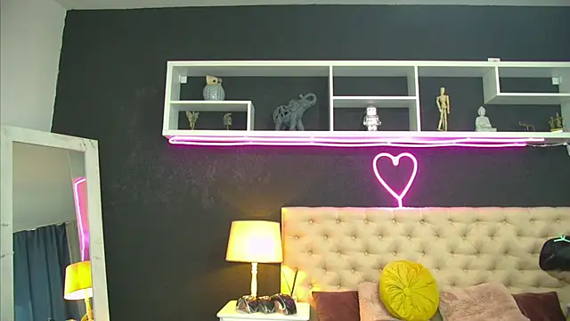 TaniaKaverina webcam